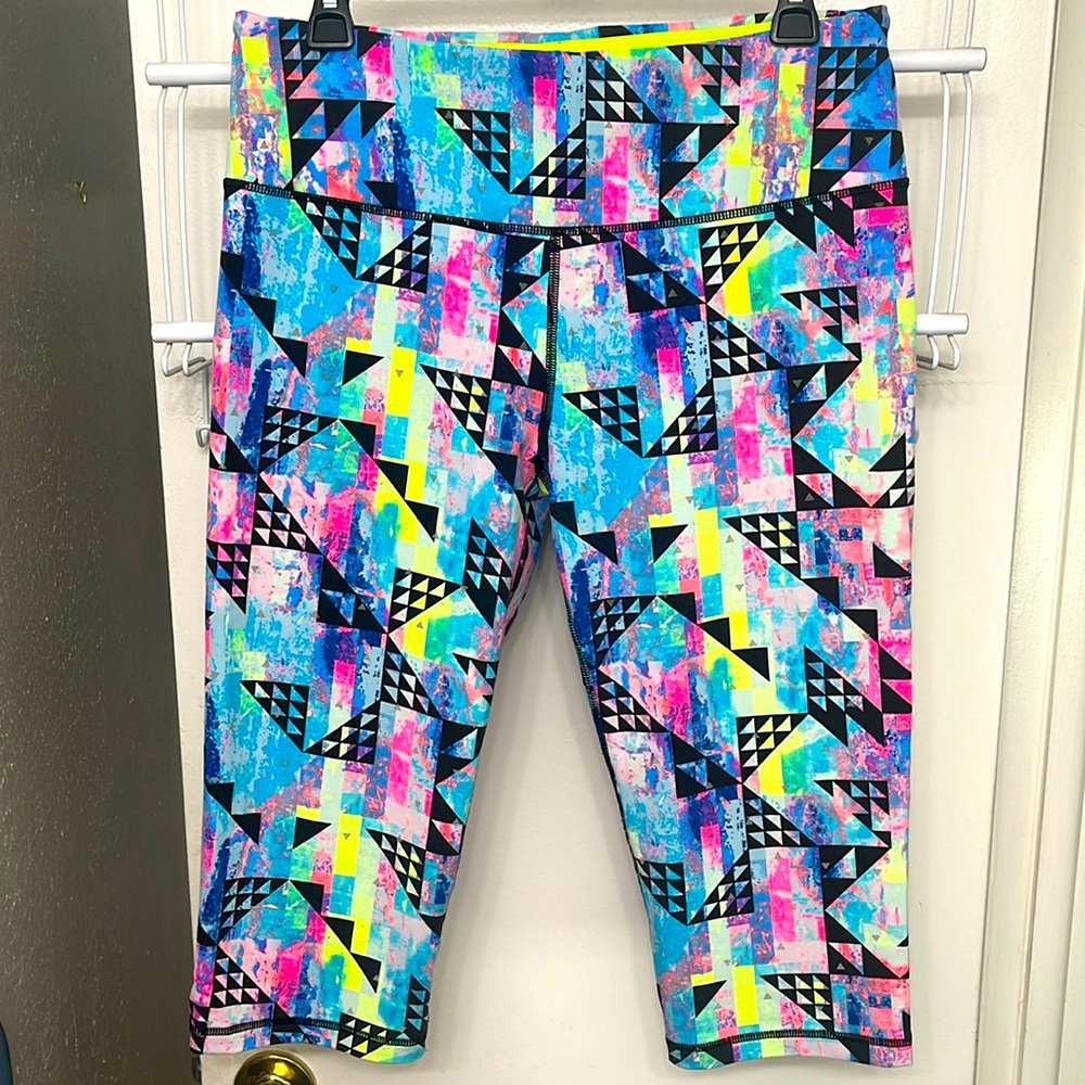 Victoria’s Secret, multicolor, capri workout pants, size L